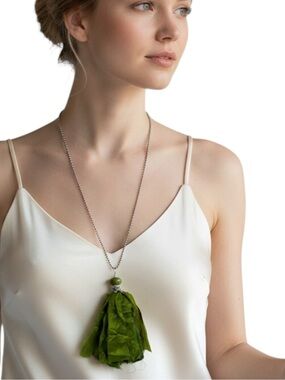 Hand Crafted Green India Silk Tassel Pendant Necklace NWT Boho Festival